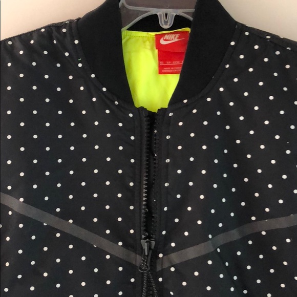 Black and White Nike Bomber Jacket - Picture 4 of 4